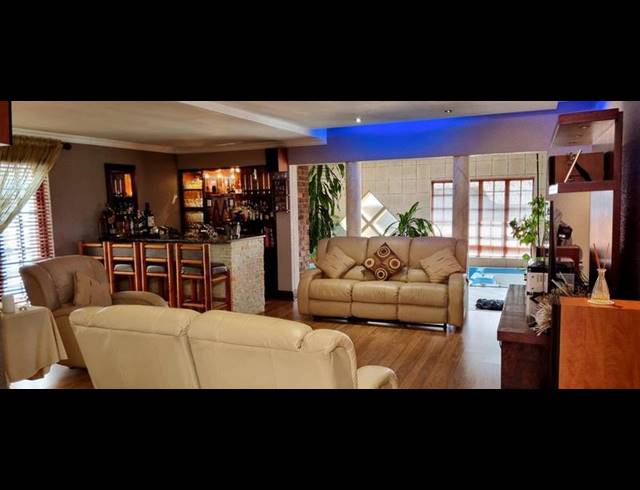 4 BEDROOM HOUSE FOR SALE IN GLENVISTA